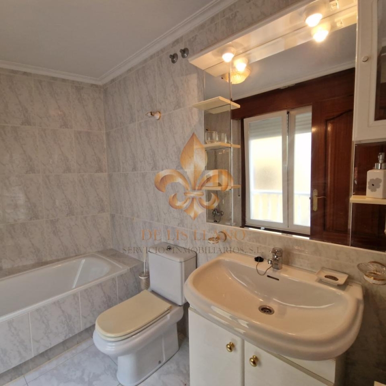Venta de excelente piso en el centro de Gondomar.