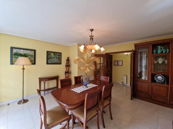 Venta de excelente piso en el centro de Gondomar.