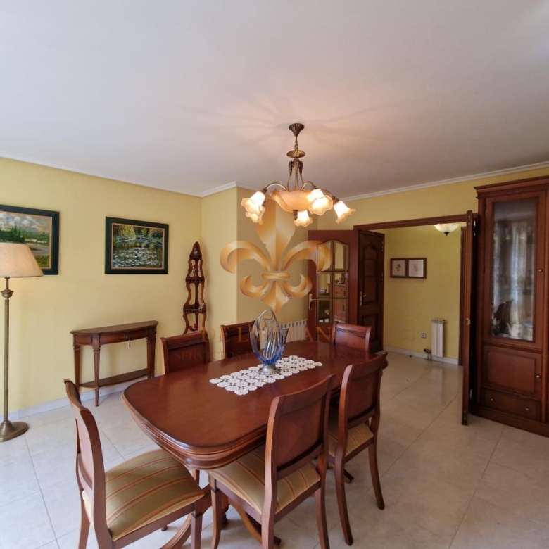 Venta de excelente piso en el centro de Gondomar.