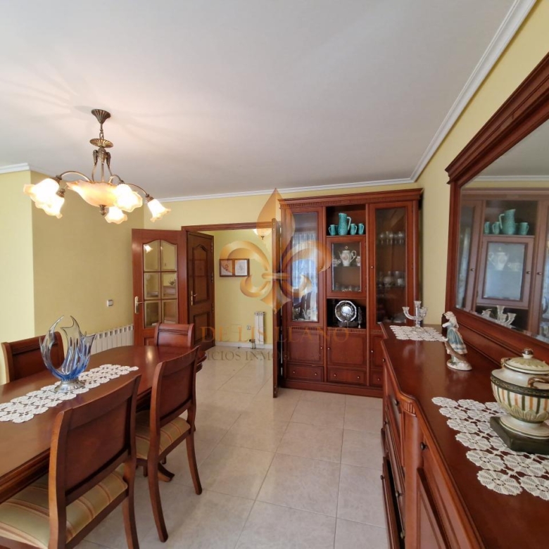 Venta de excelente piso en el centro de Gondomar.