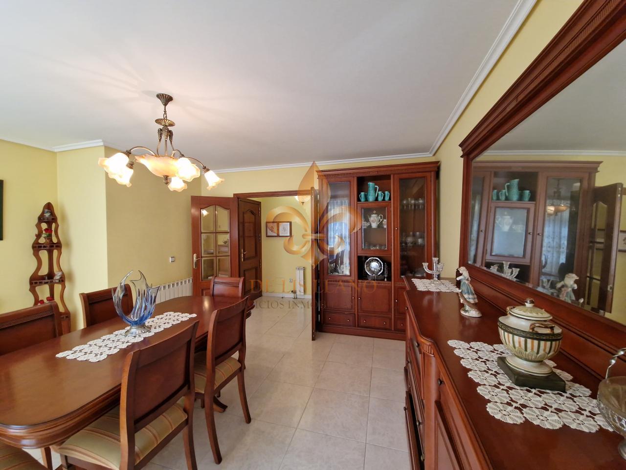 Venta de excelente piso en el centro de Gondomar.