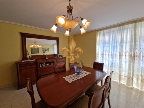 Venta de excelente piso en el centro de Gondomar.