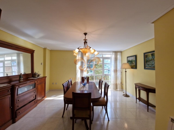 Venta de excelente piso en el centro de Gondomar.