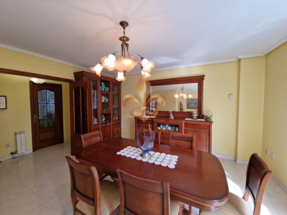 Venta de excelente piso en el centro de Gondomar.