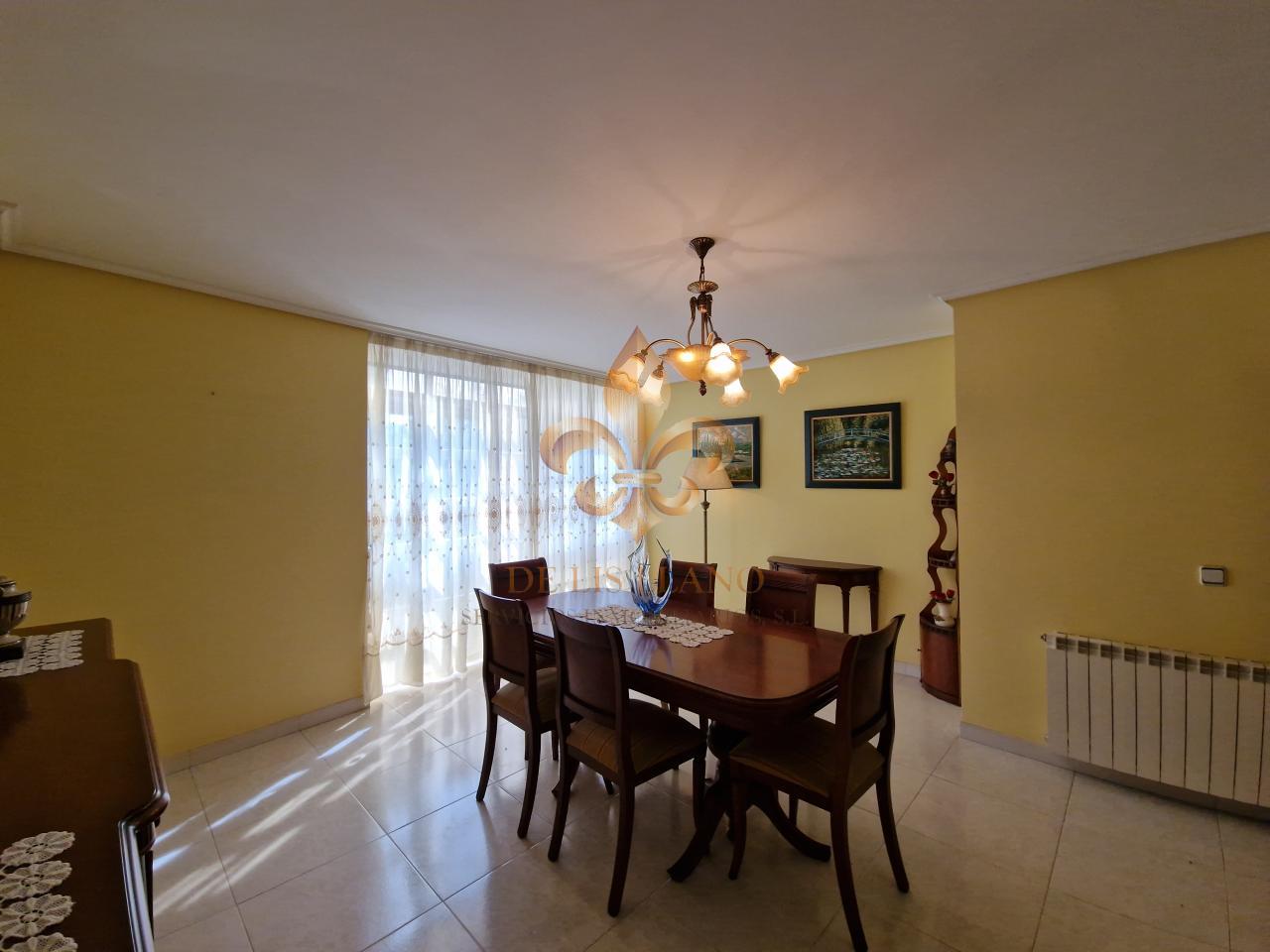 Venta de excelente piso en el centro de Gondomar.