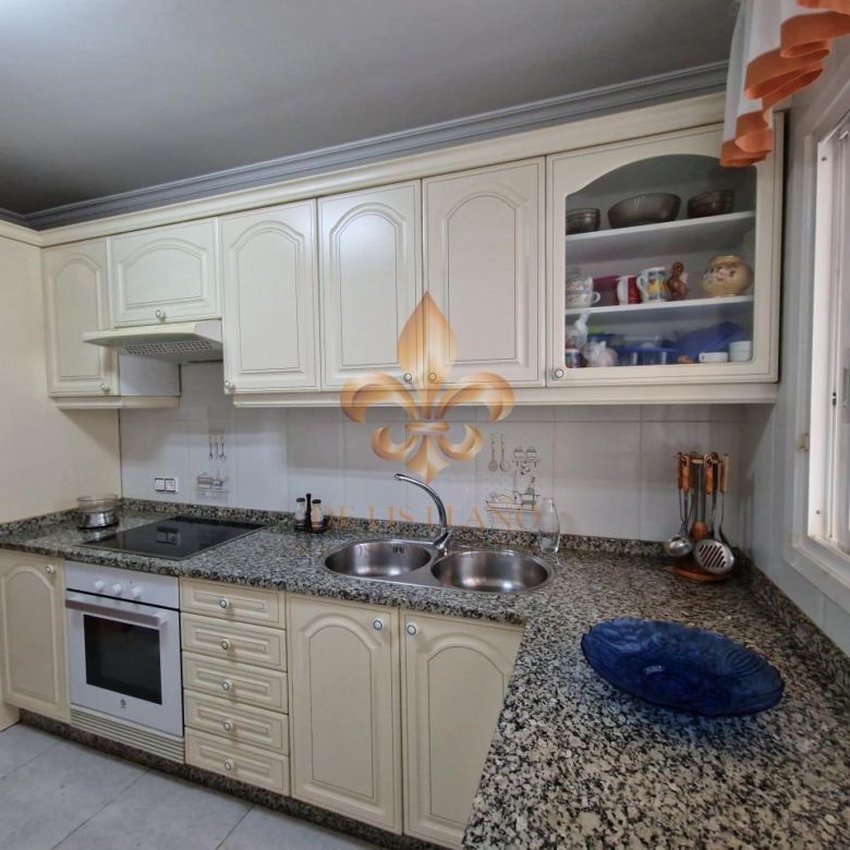 Venta de excelente piso en el centro de Gondomar.