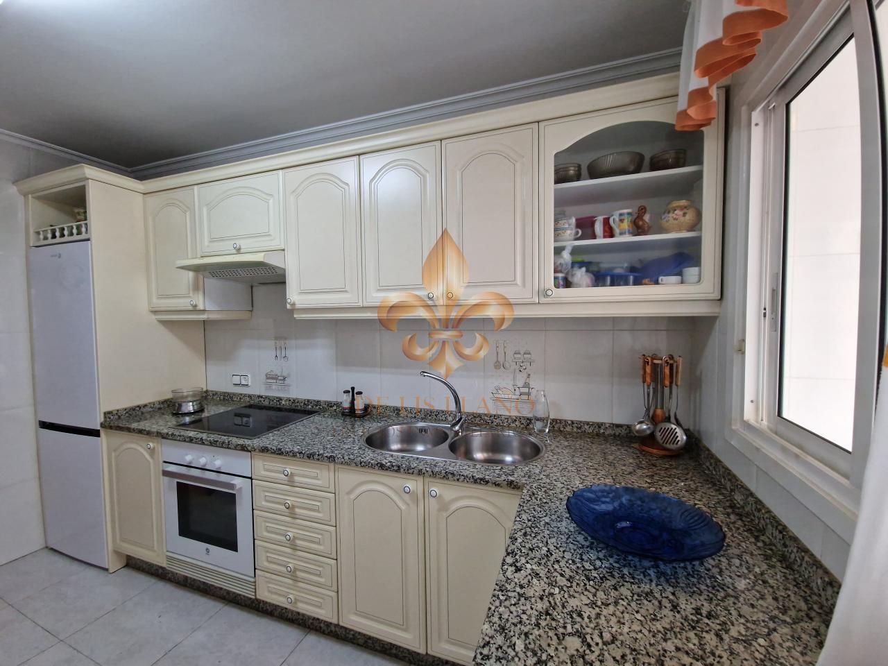 Venta de excelente piso en el centro de Gondomar.