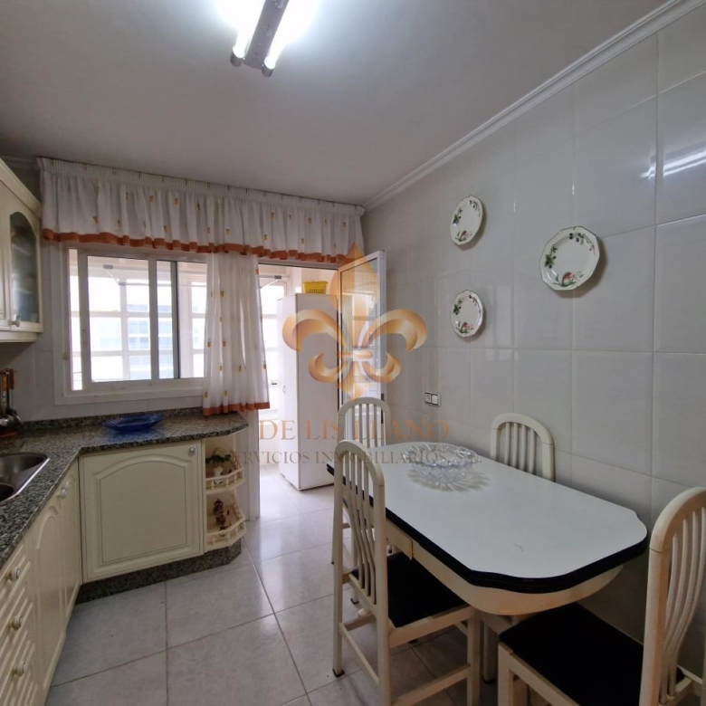 Venta de excelente piso en el centro de Gondomar.