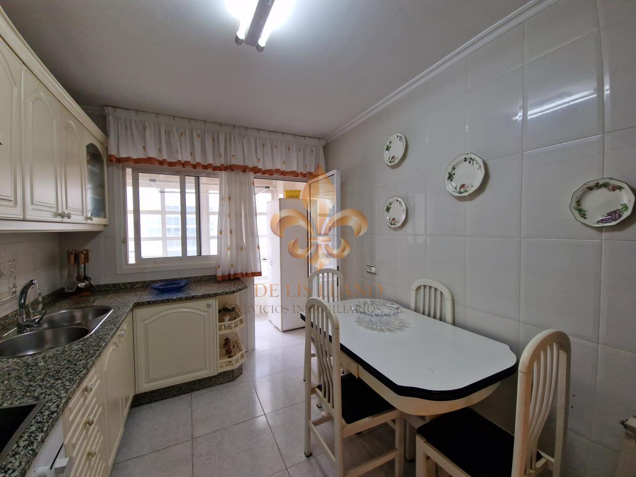 Venta de excelente piso en el centro de Gondomar.