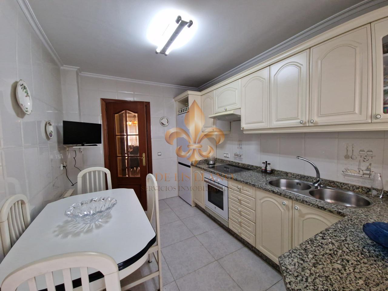 Venta de excelente piso en el centro de Gondomar.