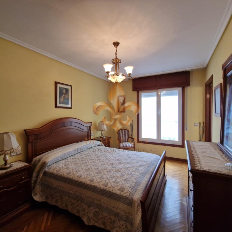 Venta de excelente piso en el centro de Gondomar.