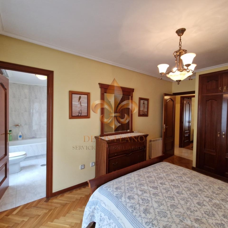 Venta de excelente piso en el centro de Gondomar.