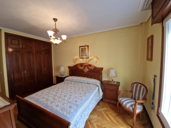 Venta de excelente piso en el centro de Gondomar.