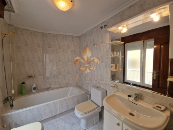 Venta de excelente piso en el centro de Gondomar.