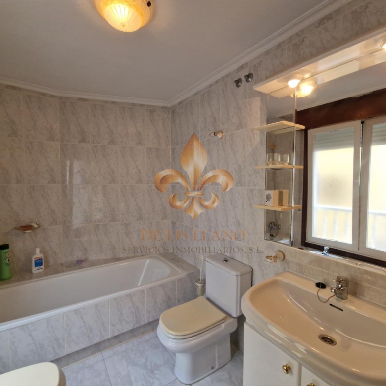 Venta de excelente piso en el centro de Gondomar.