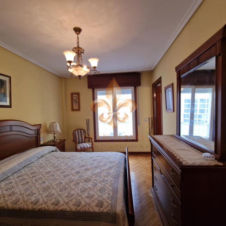 Venta de excelente piso en el centro de Gondomar.