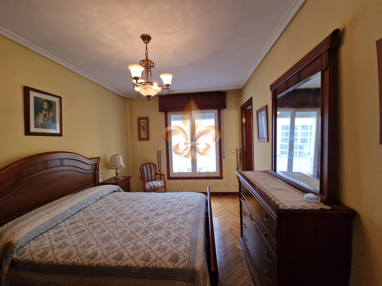 Venta de excelente piso en el centro de Gondomar.