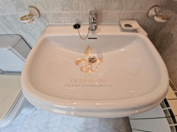 Venta de excelente piso en el centro de Gondomar.