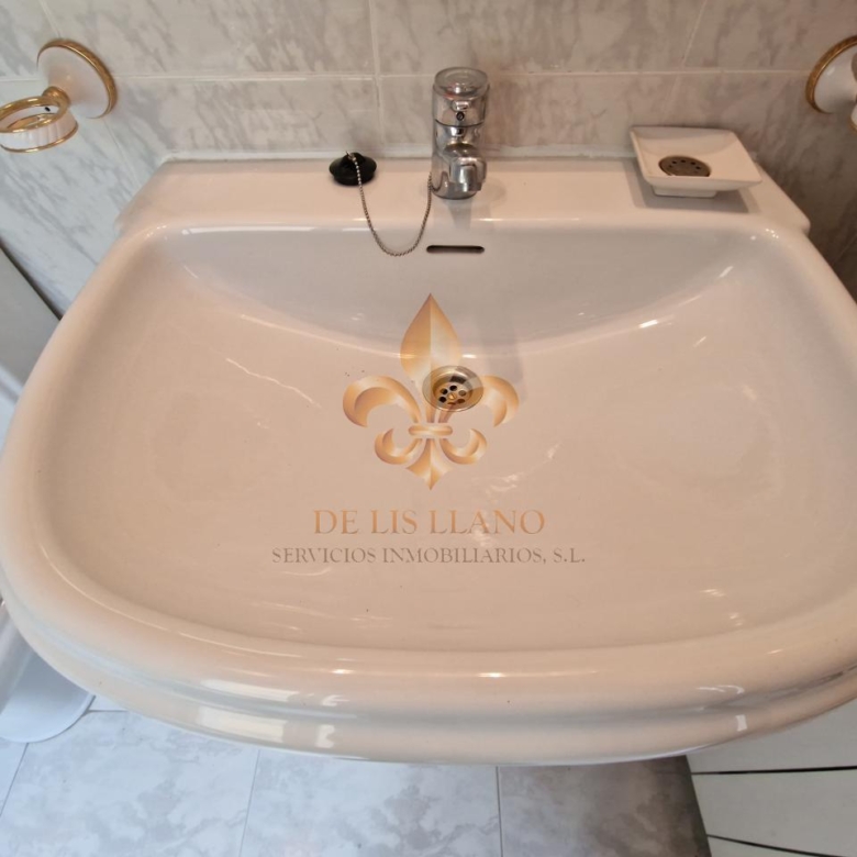 Venta de excelente piso en el centro de Gondomar.
