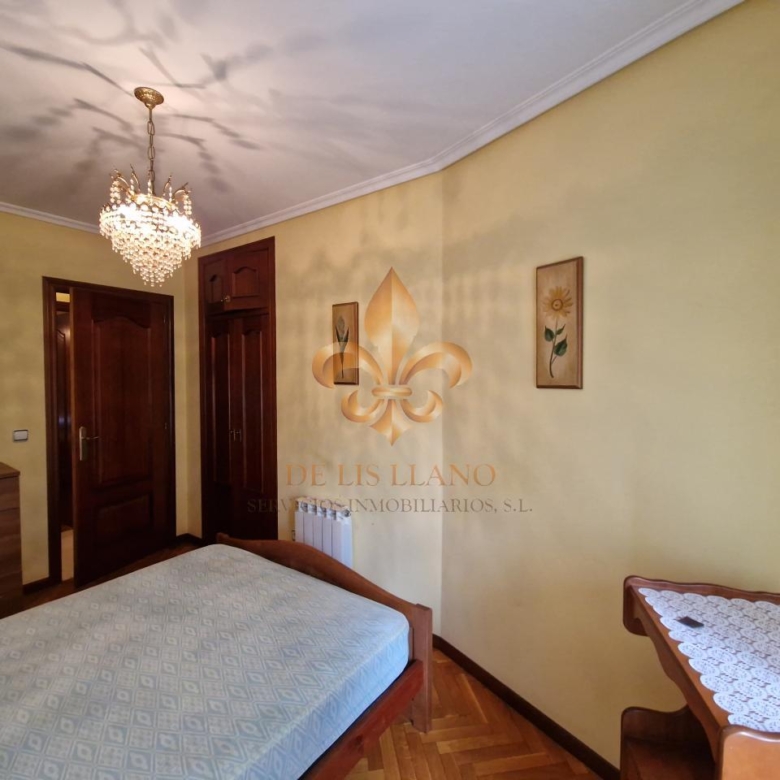 Venta de excelente piso en el centro de Gondomar.