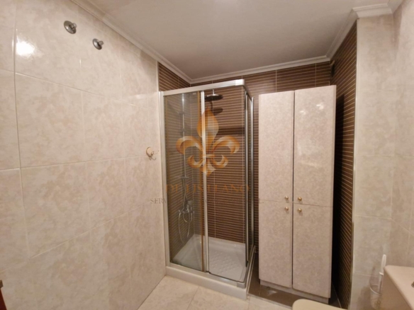 Venta de excelente piso en el centro de Gondomar.