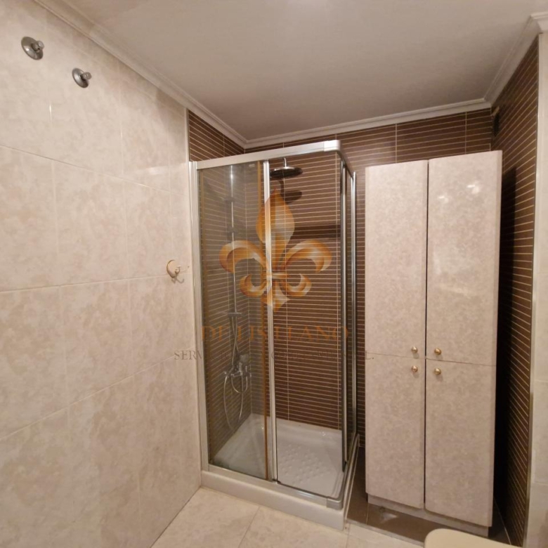 Venta de excelente piso en el centro de Gondomar.