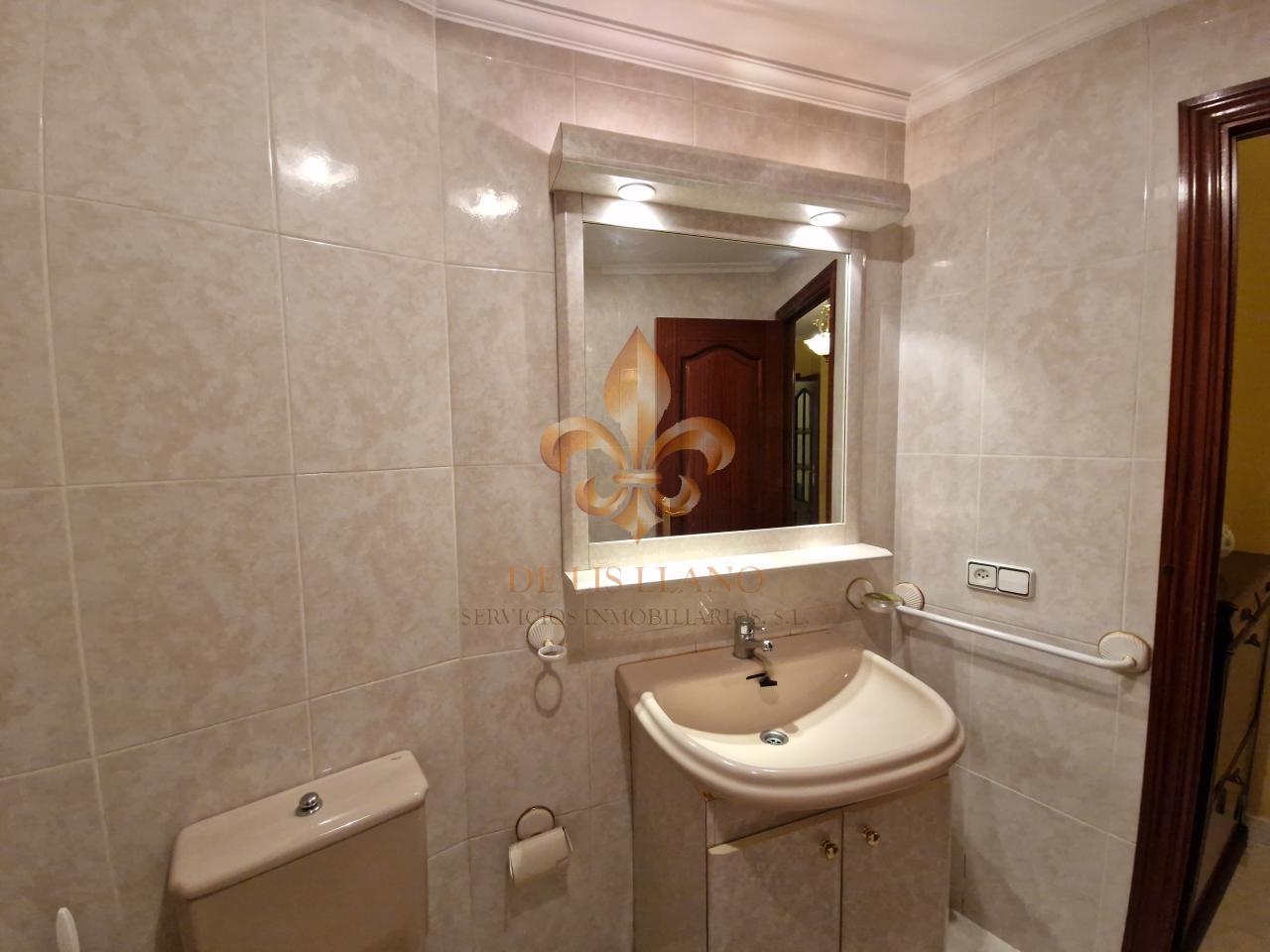 Venta de excelente piso en el centro de Gondomar.