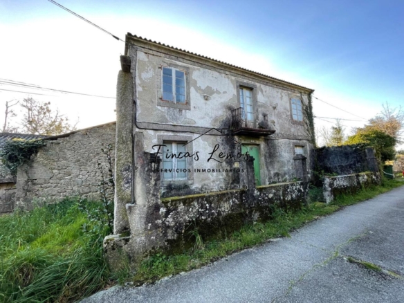 Casa de piedra a rehabilitar en Vimianzo.