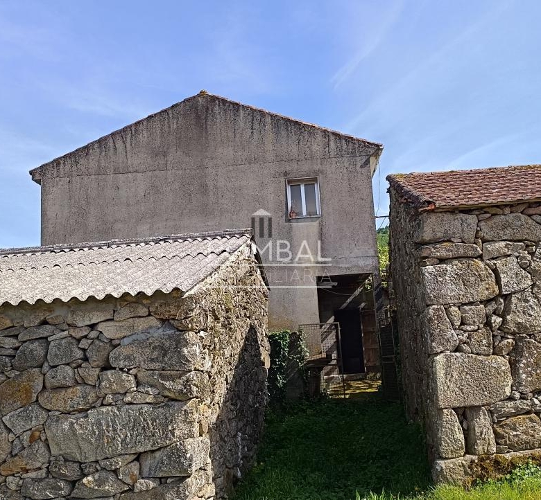 CASA A REFORMAR