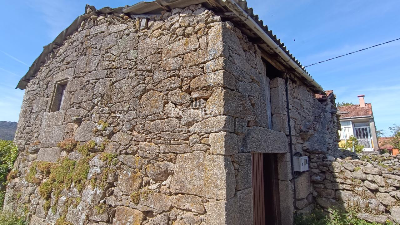 CASA A REFORMAR