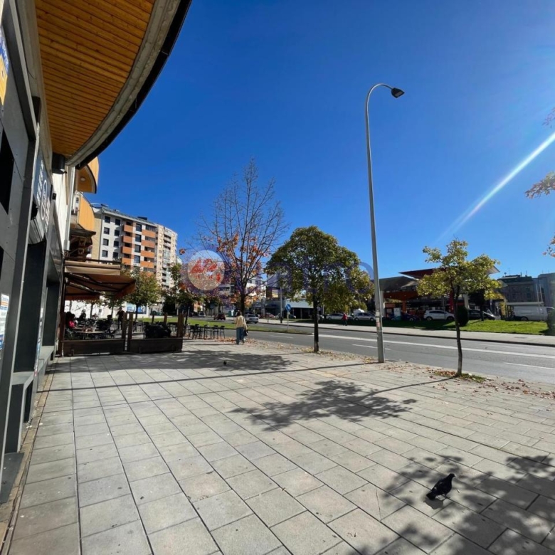 Se alquila local acondicionado al lado de la Junta de Castilla y León