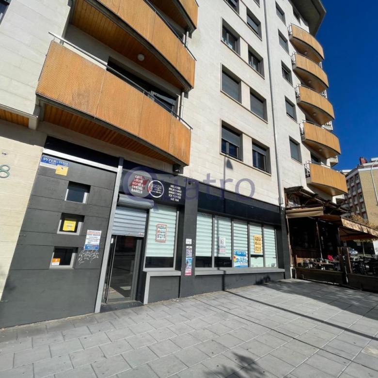 Se alquila local acondicionado al lado de la Junta de Castilla y León