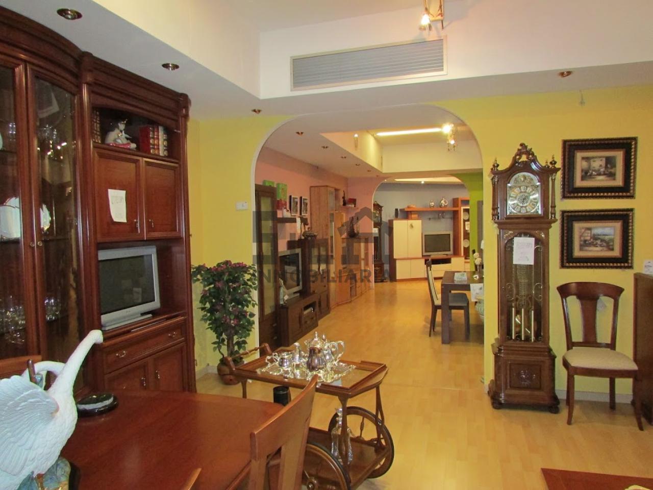 ALQUILER LOCAL 1.300M2 PIÑEIRAL