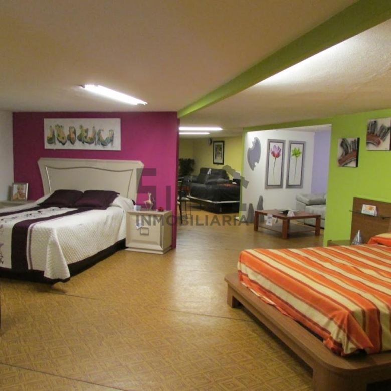ALQUILER LOCAL 1.300M2 PIÑEIRAL