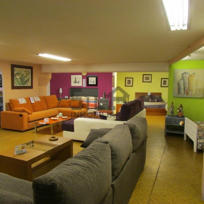 ALQUILER LOCAL 1.300M2 PIÑEIRAL