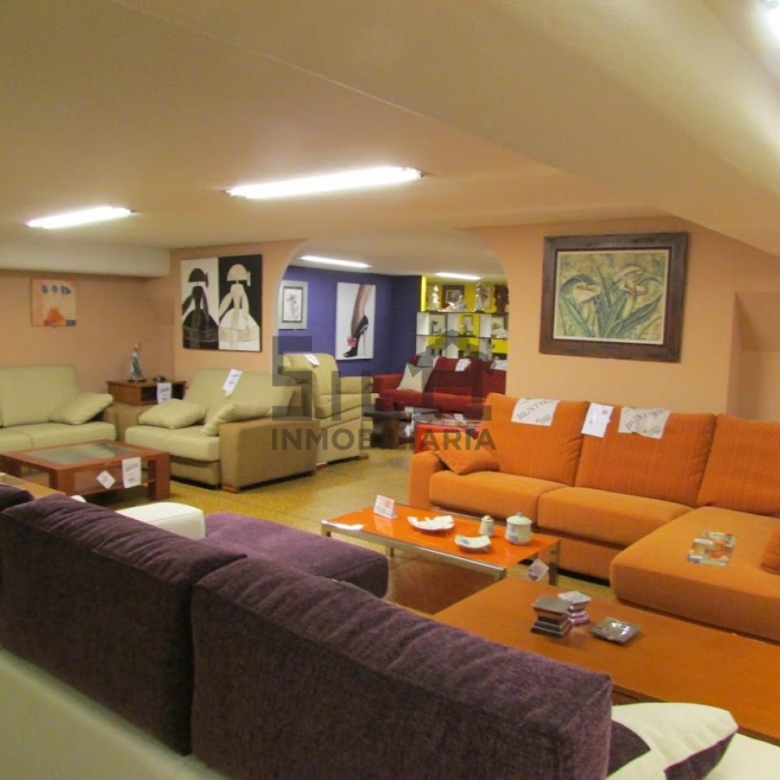 ALQUILER LOCAL 1.300M2 PIÑEIRAL