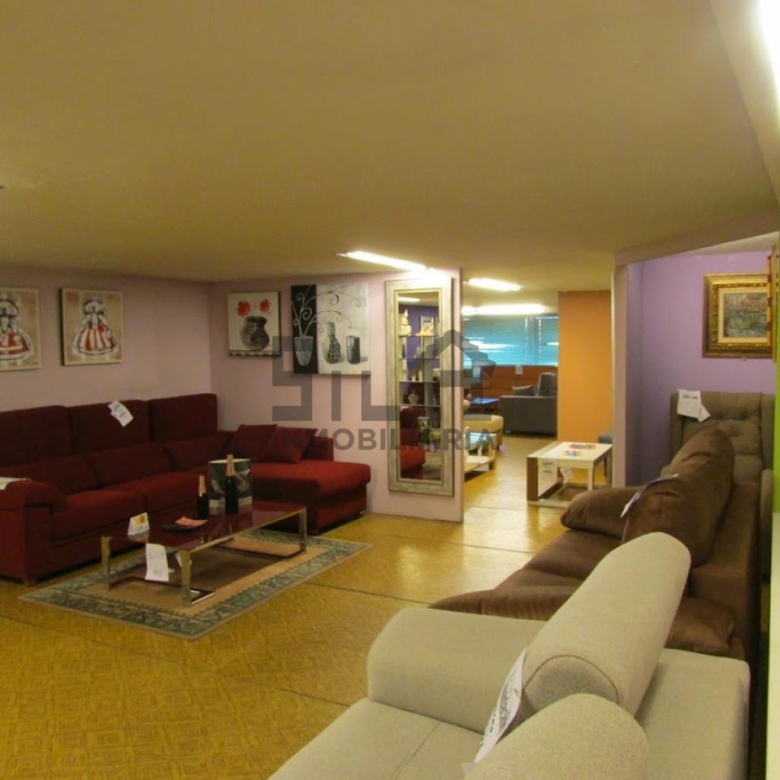 ALQUILER LOCAL 1.300M2 PIÑEIRAL