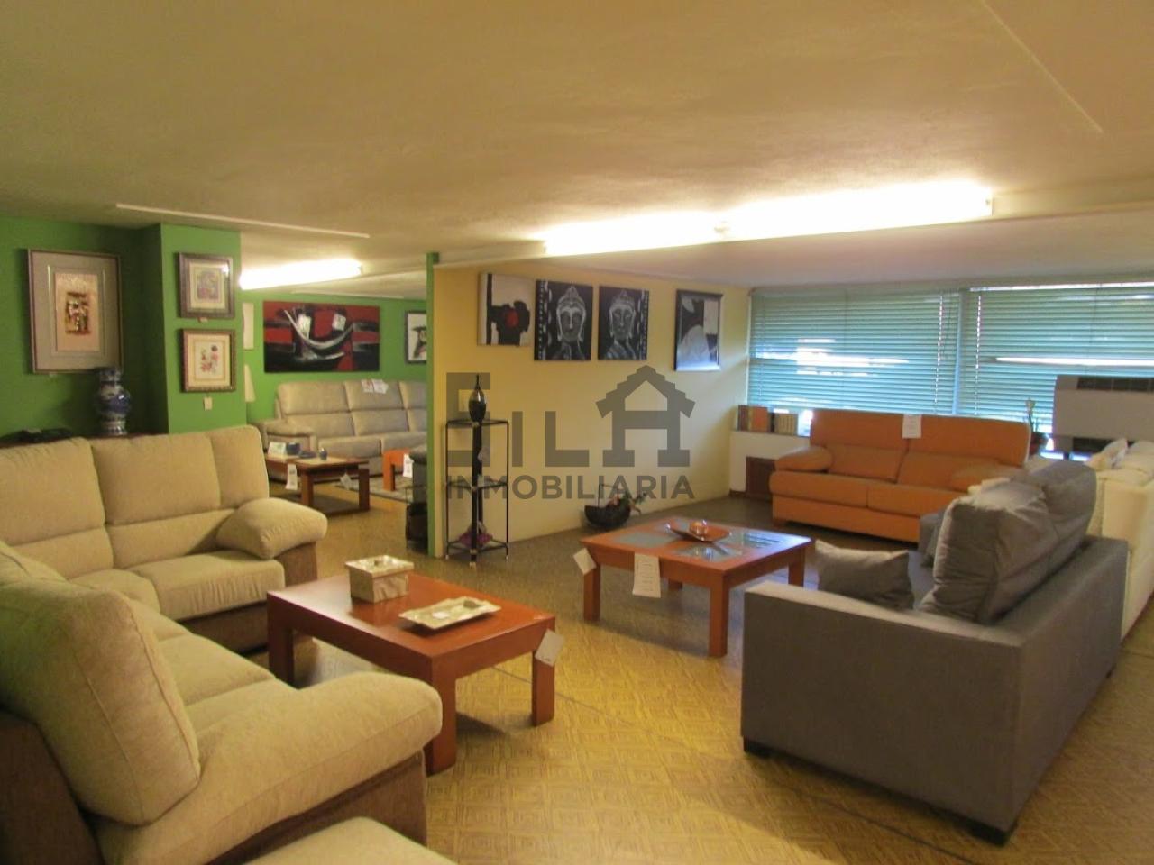 ALQUILER LOCAL 1.300M2 PIÑEIRAL