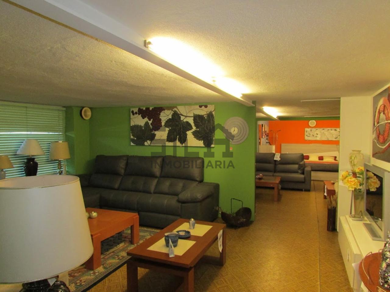 ALQUILER LOCAL 1.300M2 PIÑEIRAL