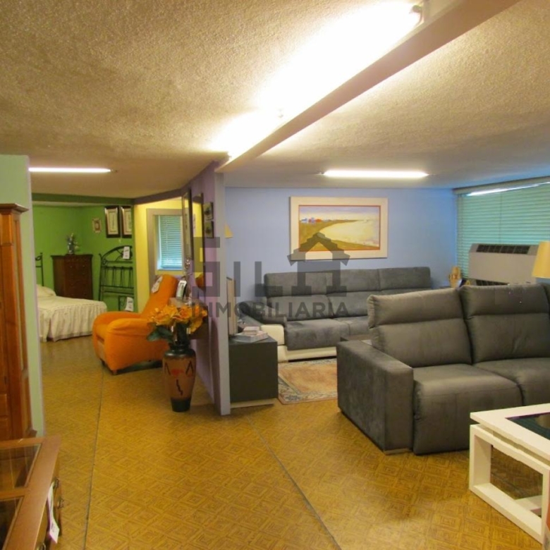 ALQUILER LOCAL 1.300M2 PIÑEIRAL