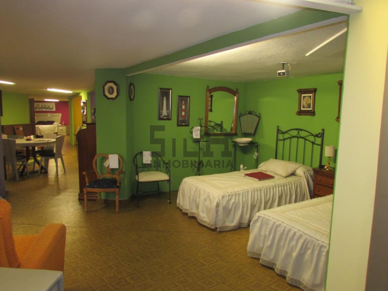 ALQUILER LOCAL 1.300M2 PIÑEIRAL