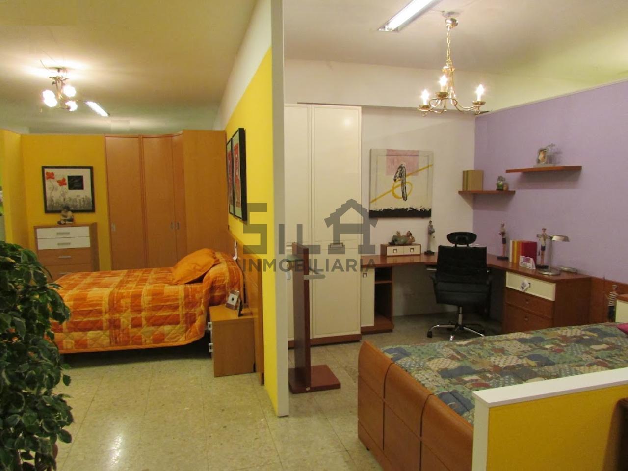 ALQUILER LOCAL 1.300M2 PIÑEIRAL