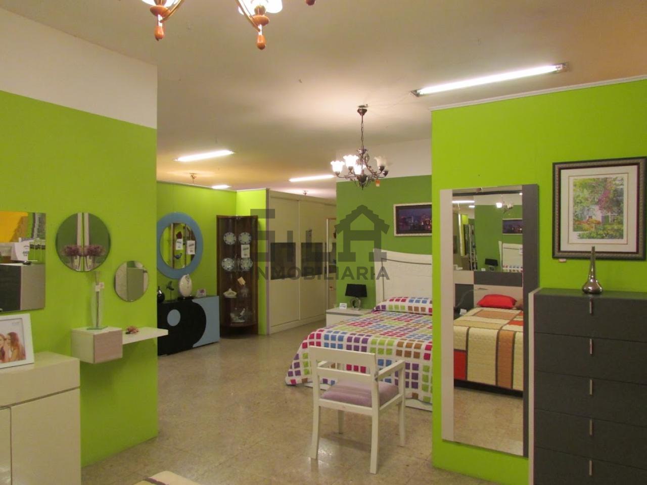 ALQUILER LOCAL 1.300M2 PIÑEIRAL