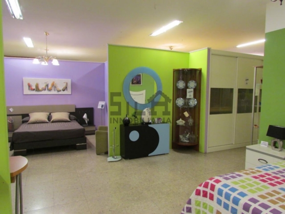 ALQUILER LOCAL 1.300M2 PIÑEIRAL
