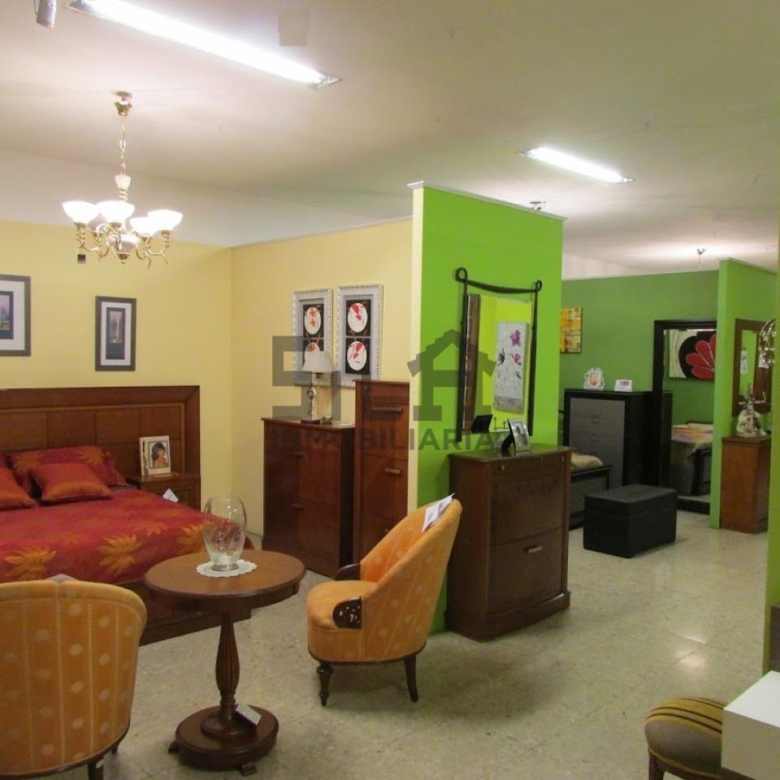 ALQUILER LOCAL 1.300M2 PIÑEIRAL