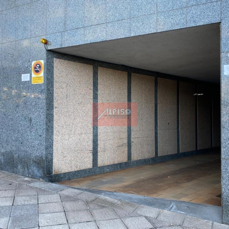 Plaza para coche en Ourense