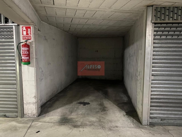 Plaza para coche en Ourense