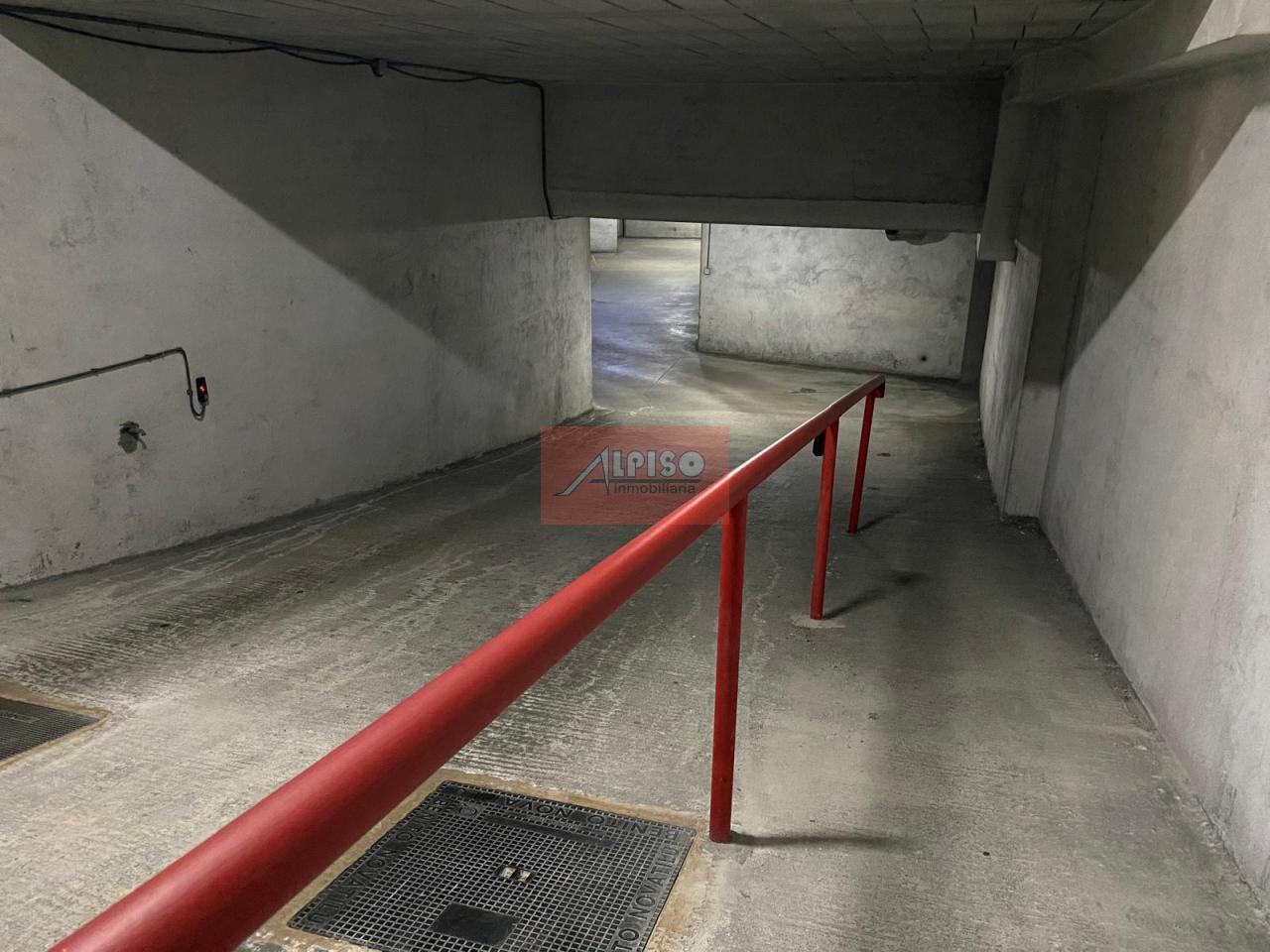 173462228287900005256_173462152199 Plaza para coche en Ourense