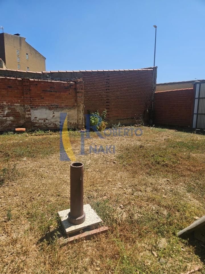 173469452113200026893_172728604478 Almacén en Valencia de Don Juan