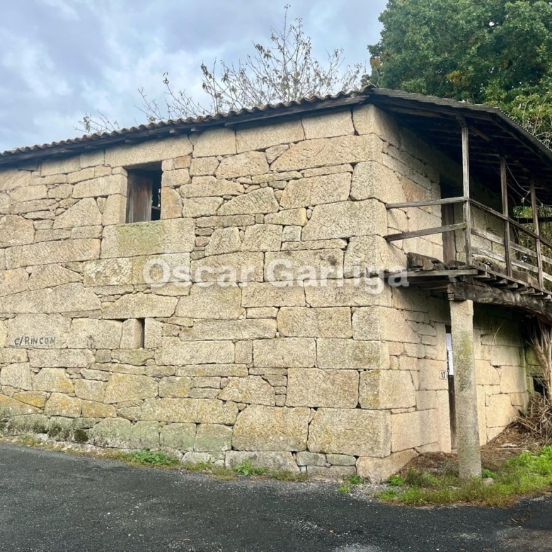 CASA PARA REFORMAR, MÁS SOLAR INDEPENDIENTE CON CASA EN RUINAS DE PIEDRA DEL PAÍS APROVECHABLE. LAIANTES DE ARRIBA, MASIDE, OURENSE (GALICIA)
